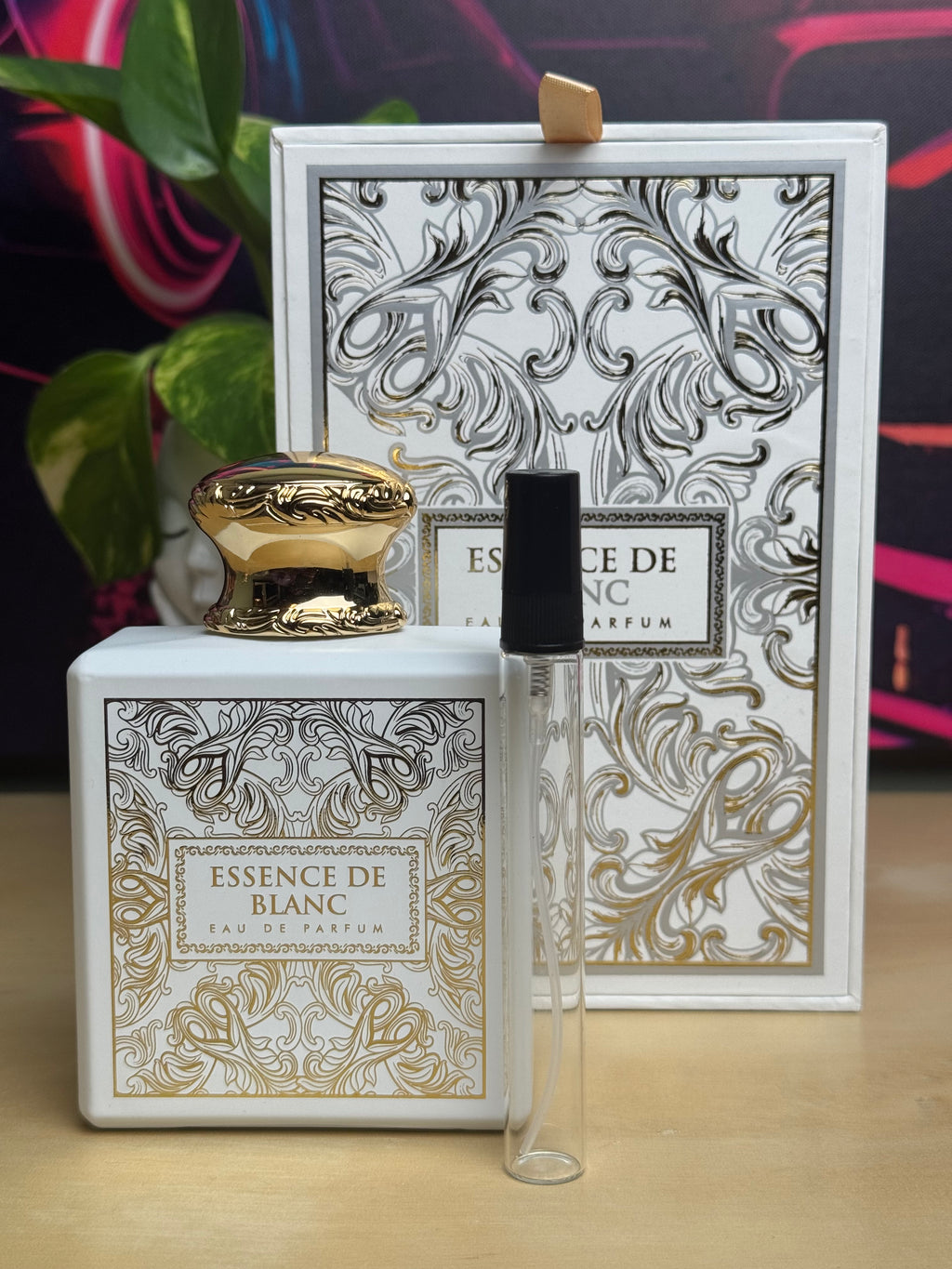 FRENCH AVENUE Essence De Blanc 10ml in a high quality atomiser